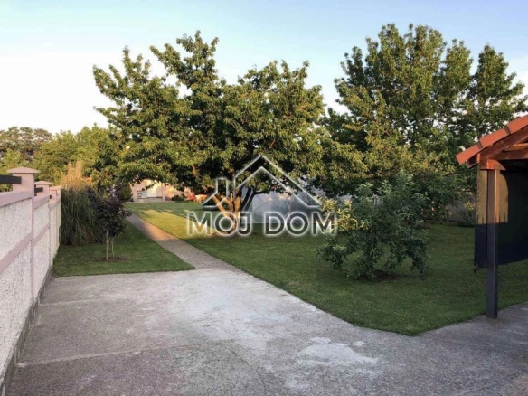 Izdavanje: Kuća 300 m² – Kokoti, Podgorica — fotografija 4