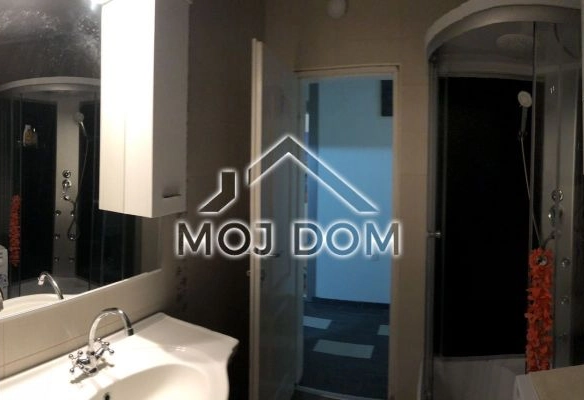 Izdavanje: Kuća 300 m² – Kokoti, Podgorica — fotografija 17