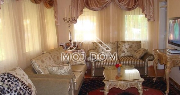 Izdavanje: Kuća 200 m² – Tološi, Podgorica — fotografija 5