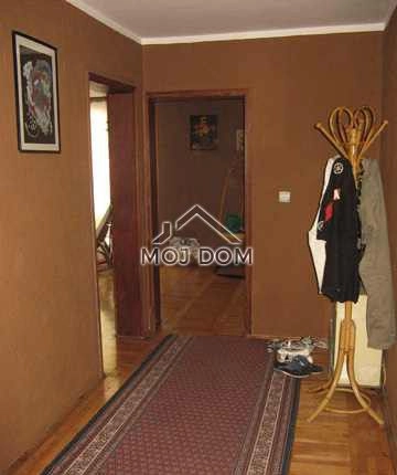 Izdavanje: Kuća 250 m² – Tološi, Podgorica — fotografija 6