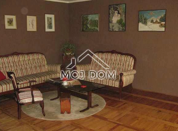 Izdavanje: Kuća 250 m² – Tološi, Podgorica — fotografija 7