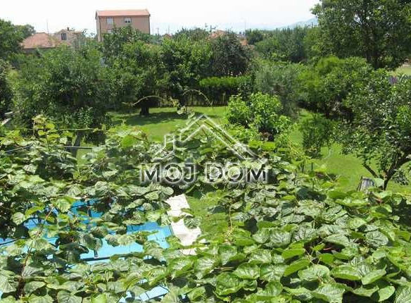 Izdavanje: Kuća 250 m² – Tološi, Podgorica — fotografija 18