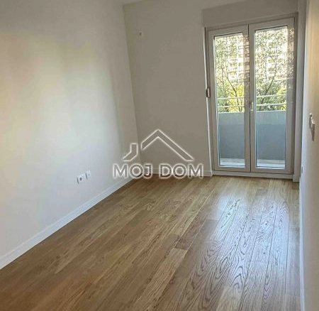 Izdavanje: Jednosoban stan 40 m² – Central Point, Podgorica — fotografija 2