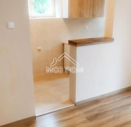 Izdavanje: Dvosoban stan 90 m² – Centar, Podgorica — fotografija 11