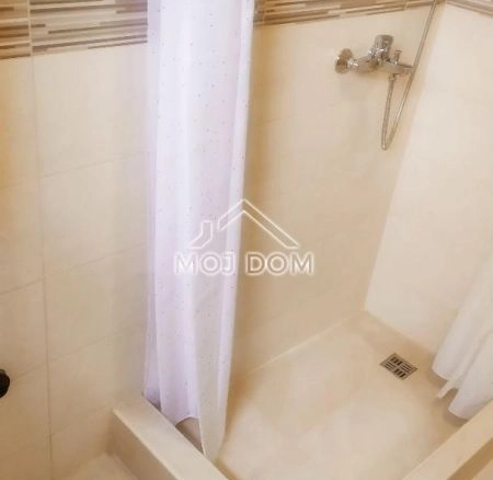 Izdavanje: Dvosoban stan 90 m² – Centar, Podgorica — fotografija 13