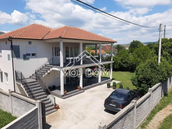 Kuća za izdavanje u Kokotima