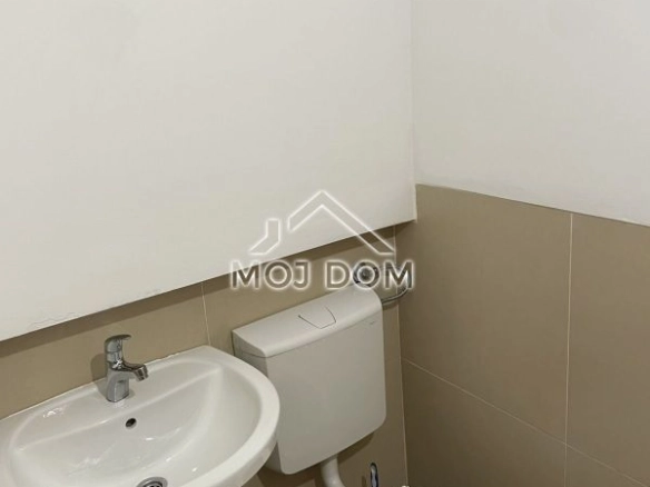 Izdavanje: Poslovni prostor 19 m² – Preko Morače, Podgorica — fotografija 5