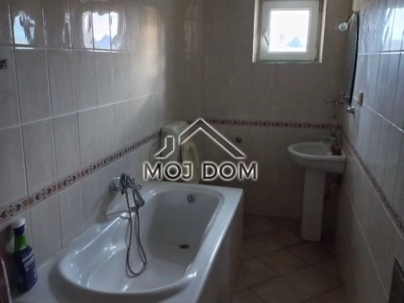 Izdavanje: Poslovni prostor 120 m² – Gornja Gorica, Podgorica — fotografija 11