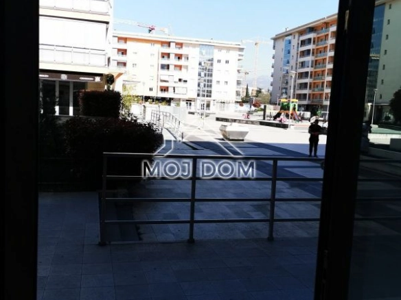 Izdavanje: Poslovni prostor 53 m² – City kvart, Podgorica — fotografija 9