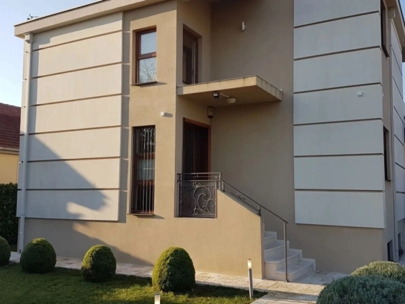 Izdavanje: Kuća 262 m² – Zabjelo, Podgorica — fotografija 2