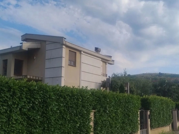 Izdavanje: Kuća 262 m² – Zabjelo, Podgorica — fotografija 3