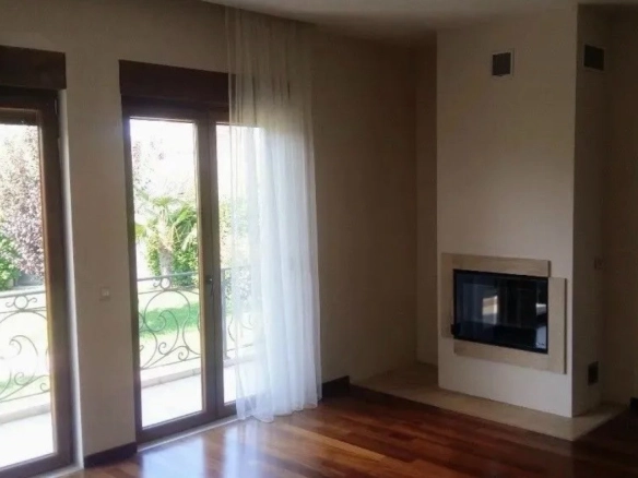 Izdavanje: Kuća 262 m² – Zabjelo, Podgorica — fotografija 7