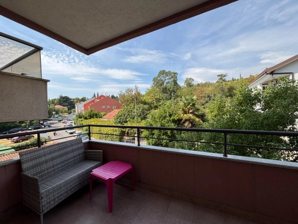 Izdavanje: Trosoban stan 125 m² – Gorica C, Podgorica — fotografija 13