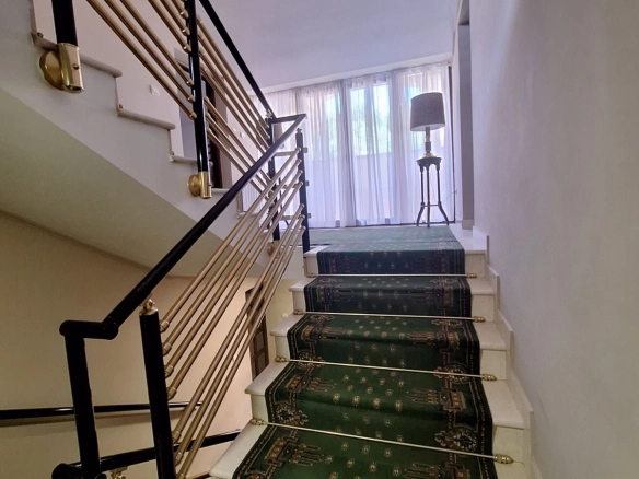 Izdavanje: Kuća 290 m² – Gorica C, Podgorica — fotografija 11