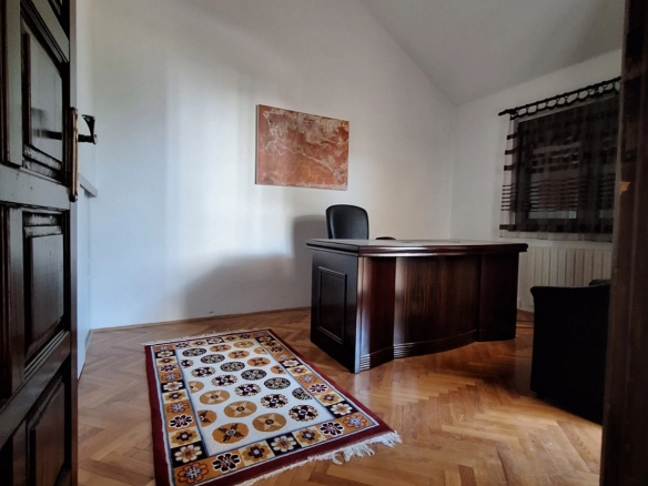 Izdavanje: Kuća 290 m² – Gorica C, Podgorica — fotografija 15