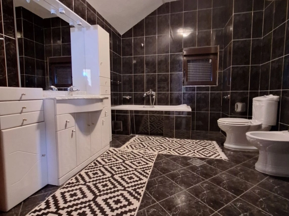 Izdavanje: Kuća 290 m² – Gorica C, Podgorica — fotografija 18