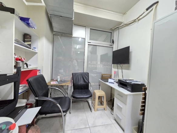 Opremljen poslovni prostor u City kvartu, Podgorica — fotografija 13