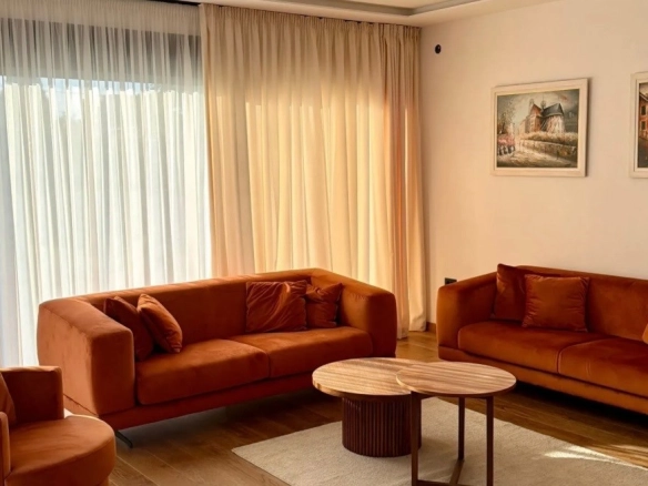 Izdavanje: Kuća 225 m² – Gornja Gorica, Podgorica — fotografija 3