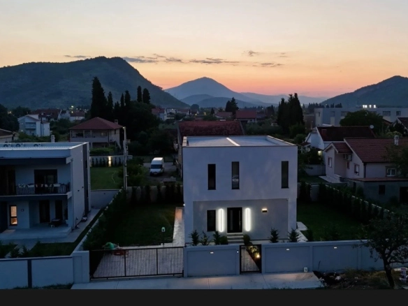 Kuća 225 m² – Gornja Gorica, Podgorica — fotografija 14