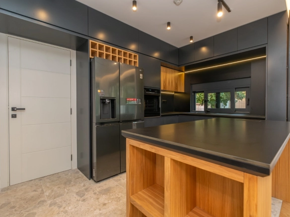 Izdavanje: Kuća 180 m² – Gornja Gorica, Podgorica — fotografija 5