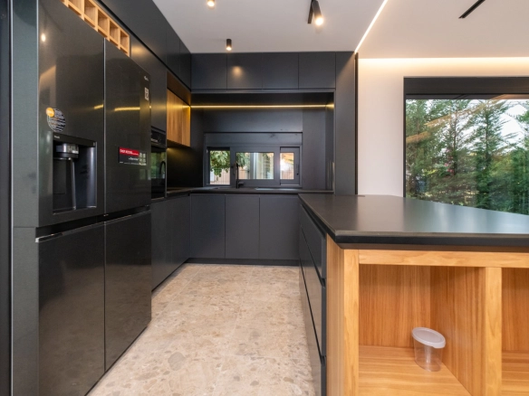 Izdavanje: Kuća 180 m² – Gornja Gorica, Podgorica — fotografija 11