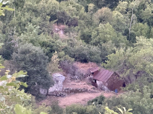 Plac sa pogledom na Skadarsko jezero, Dobrsko selo, Cetinje — fotografija 5