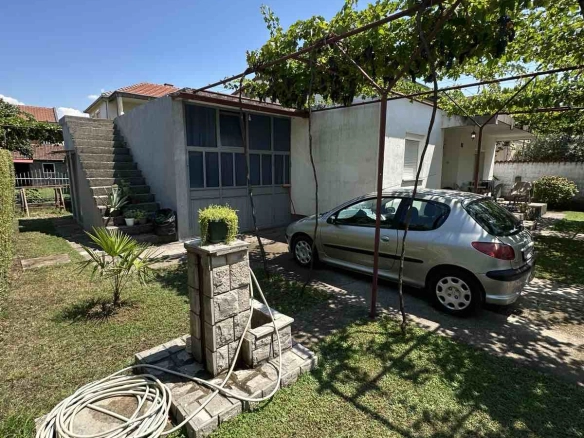 Prizemna kuća na placu u Zabjelu, Podgorica — fotografija 4