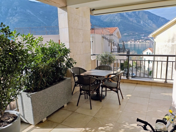 Trosoban stan 114 m² – Kotor — fotografija 20