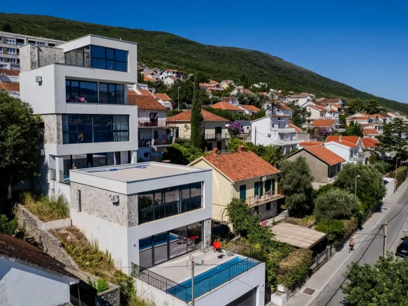 Kuća 200 m² – Krašići, Tivat — fotografija 3