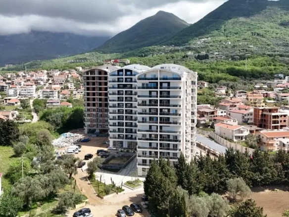 Dvosoban stan u kompleksu sa bazenom, Bjeliši, Tivat — fotografija 2