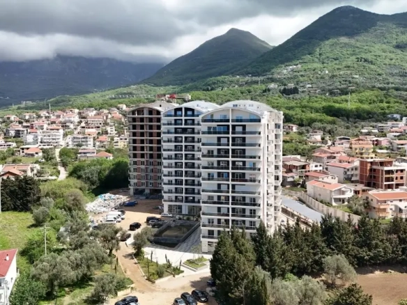 Dvosoban stan u kompleksu sa bazenom, Bjeliši, Tivat — fotografija 3