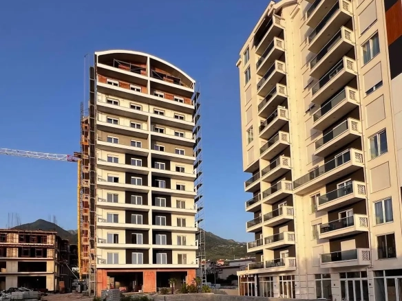 Dvosoban stan u kompleksu sa bazenom, Bjeliši, Tivat — fotografija 4