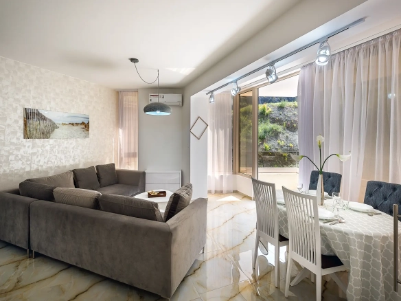 Izdavanje: Jednosoban stan 53 m² – Rafailovići, Budva — fotografija 8