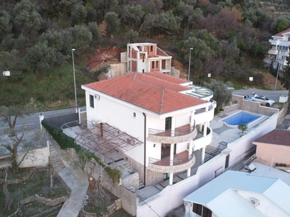 Kuća 422 m² – Petrovac, Budva — fotografija 2