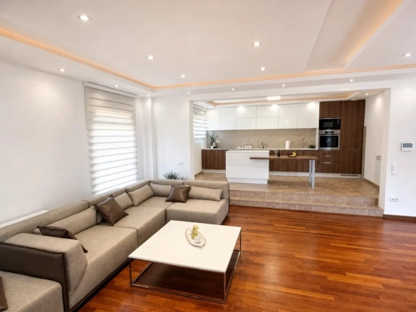 Izdavanje: Kuća 252 m² – Utjeha, Bar — fotografija 2