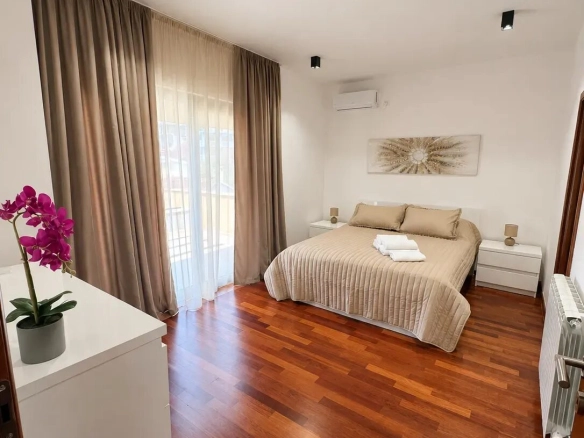 Izdavanje: Kuća 252 m² – Utjeha, Bar — fotografija 7