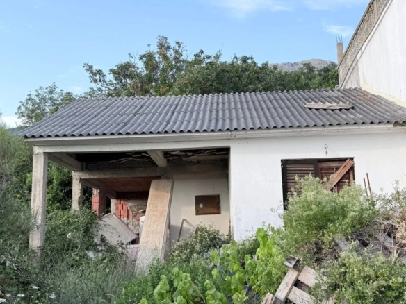 Prizemna kuća sa dvorištem u Dobroj Vodi, Bar — fotografija 2