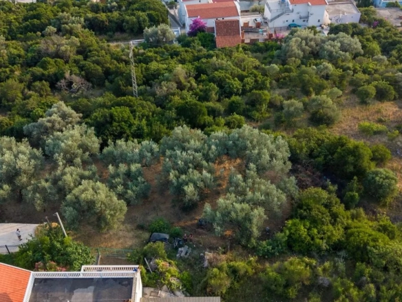 Prizemna kuća sa dvorištem u Dobroj Vodi, Bar — fotografija 7