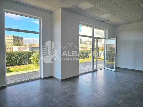 Izdavanje: Poslovni prostor 70 m² – Bar — fotografija 2