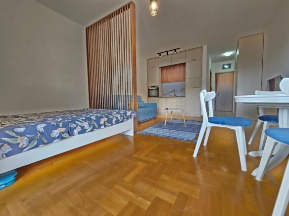Izdavanje modernog studio apartmana sa pogledom na more – Bečići (na period od 01.10.2026 do 01.06.2027)
