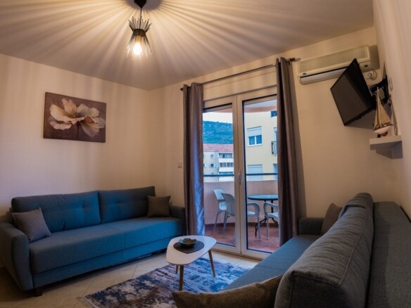 Lijepo opremljena garsonjera, Rozino- Budva (na period do 01.06.2027)