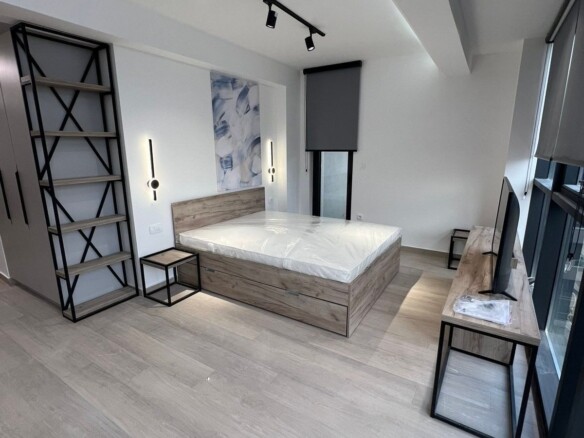Moderno opremljena garsonjera sa garažnim mjestom, Bulevar-Budva (NA PERIOD OD 01.12.2026 DO 01.06.2027)