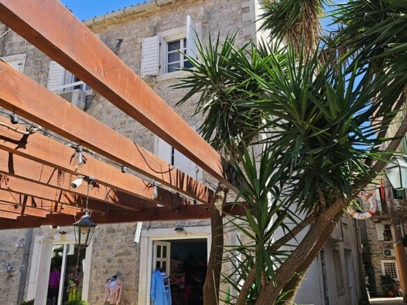 Izdavanje jednosobnog stana – Stari grad, Budva (01.11.2026–01.06.2027)