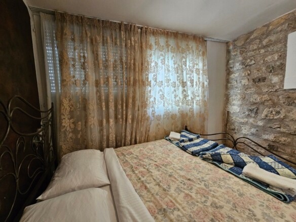 Izdavanje jednosobnog stana – Stari grad, Budva (01.11.2026–01.06.2027)