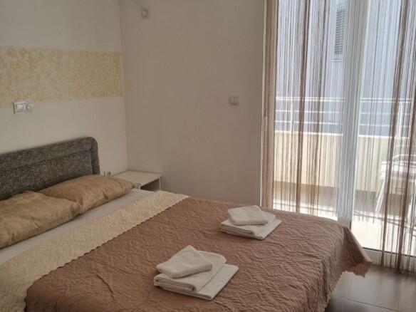 Jednosoban namješten stan u Bečićima ( NA Duži PERIOD)