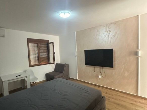 Namještena garsonjera u Podkošljunu, Budva — fotografija 7