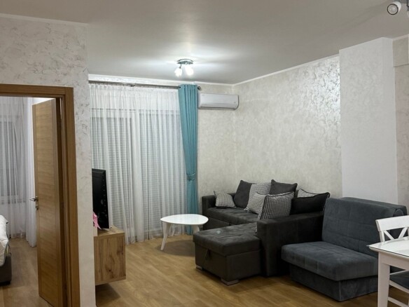 Moderno opremljen jednosoban stan 50m2 sa garažnim mjestom, Budva-Rozino (Na period do 01.06.2027)