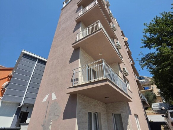 Jednosoban stan 47m² sa velikom terasom 25m²Bečići, Budva – IZDAVANJE NA PERIOD DO 01.06.2027