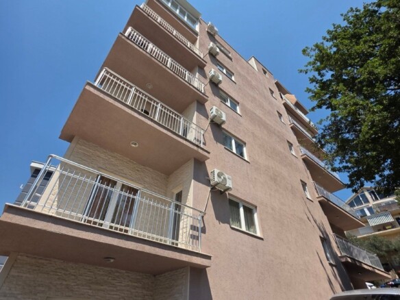 Jednosoban stan 47m² sa velikom terasom 25m²Bečići, Budva – IZDAVANJE NA PERIOD DO 01.06.2027