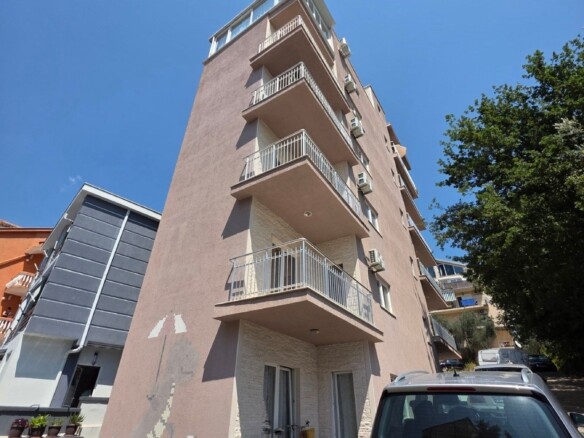 Jednosoban stan 47m² sa velikom terasom 25m²Bečići, Budva – IZDAVANJE NA PERIOD DO 01.06.2027